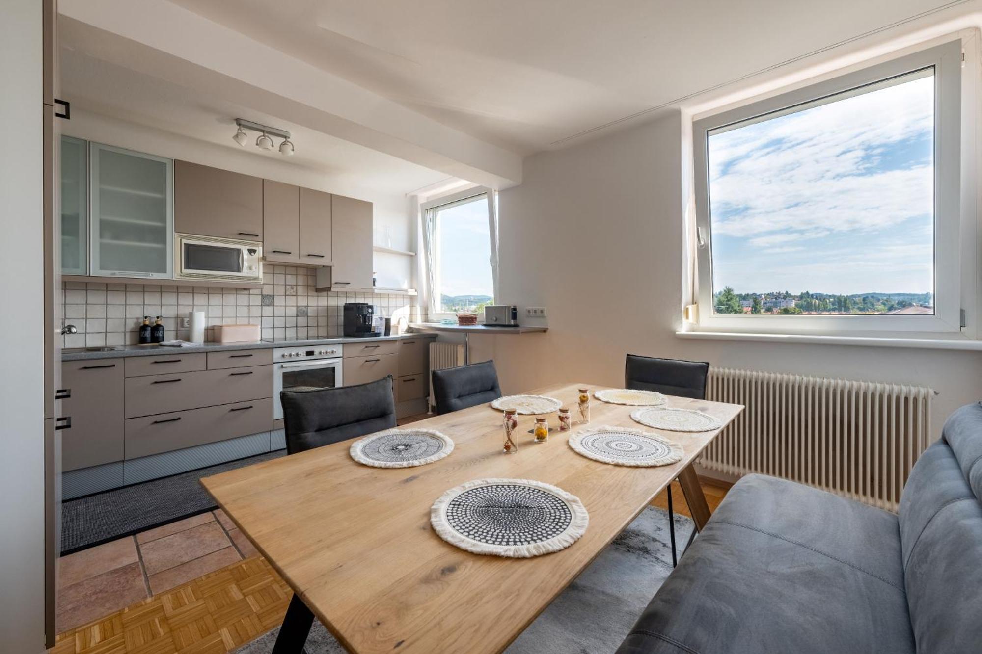 Tamliving Zentrum Luxus Parken Messe Wifi Traumaussicht Sunrise&Sunset Graz Exterior photo